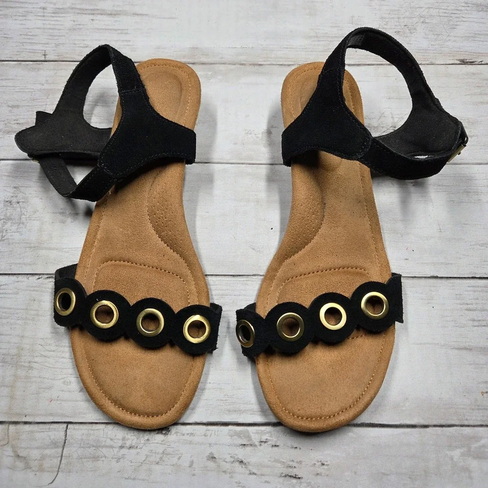 Koolaburra by UGG 1101662 Wedge Sandal Suede Women 7.5 Black Grommet Buckle